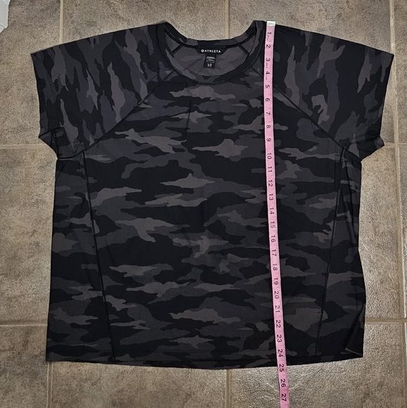 Athleta Ultimate Train Tee Large Petite - Picture 5 of 6